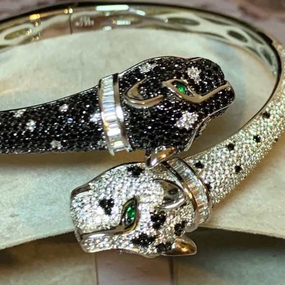 Women’s Luxury Bracelet - Picture 3 of 4